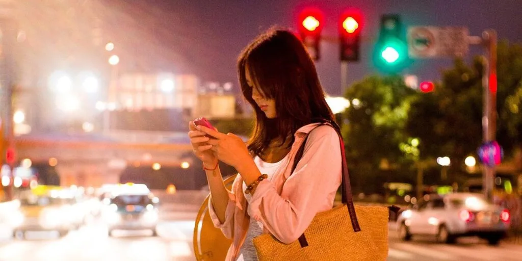 明晰夢の中で出会う女性のイメージ